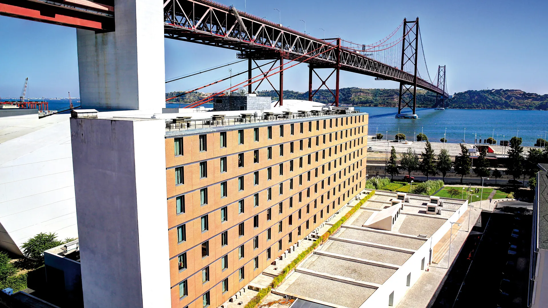 Vila Gale Opera Lisbon 4*,